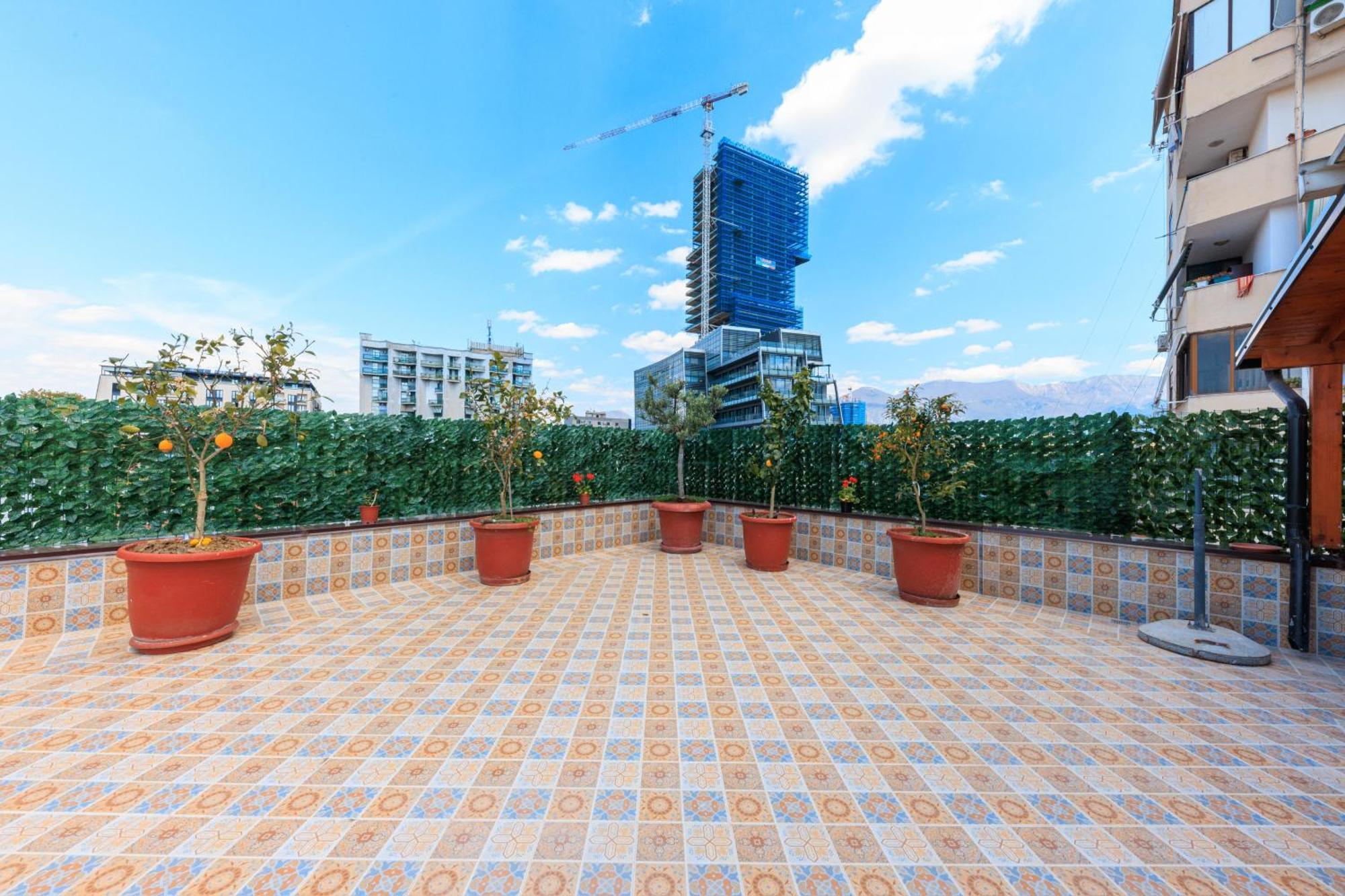Syncron Centre Skyline Rooftop Tirana Apartments Eksteriør billede